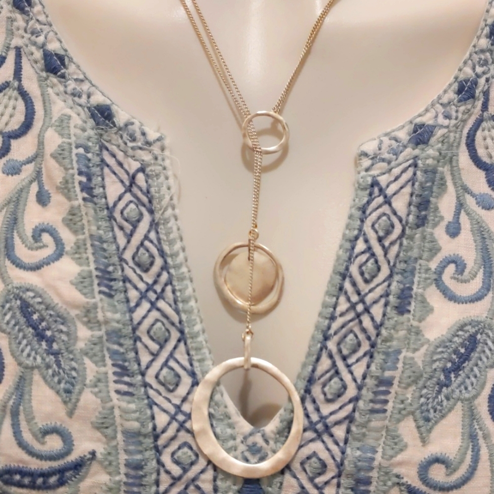 Kenneth Cole NY Necklace EUC